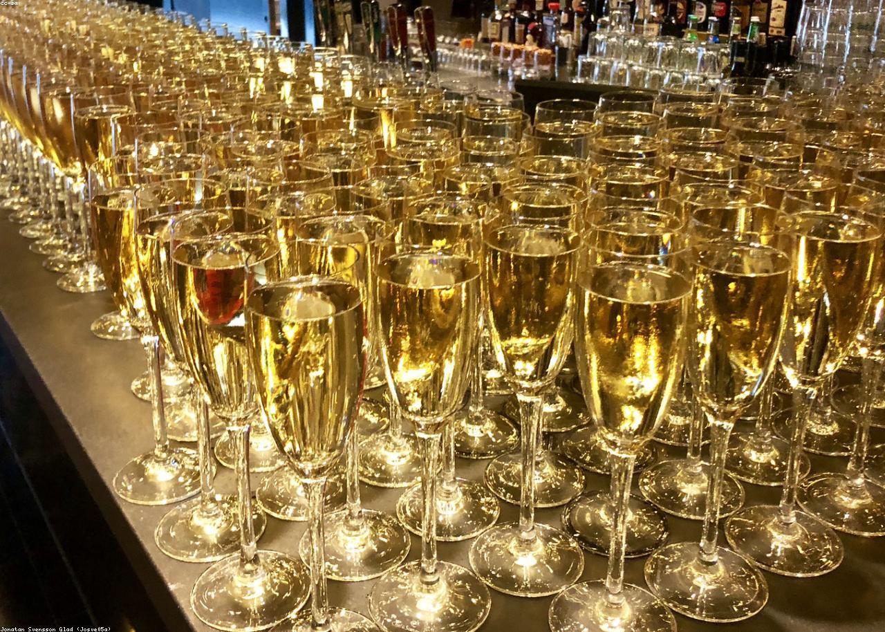 Champagne and bottle service at Halo